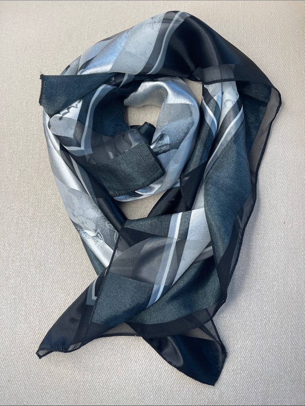 S12. Black Rose Scarf 40x40